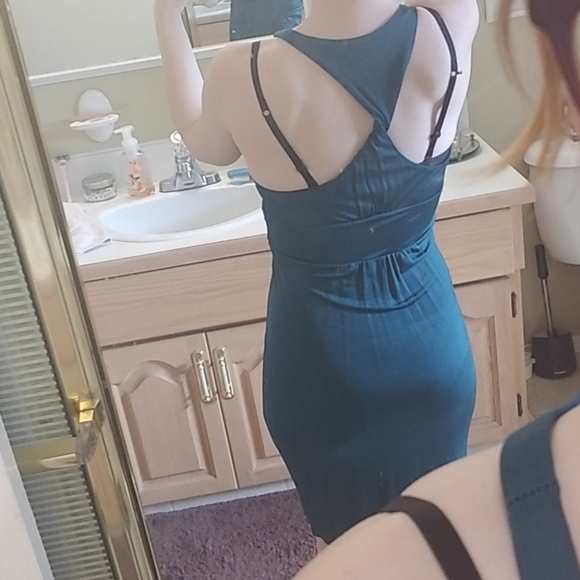 Green Dress - Picture 2 of 3